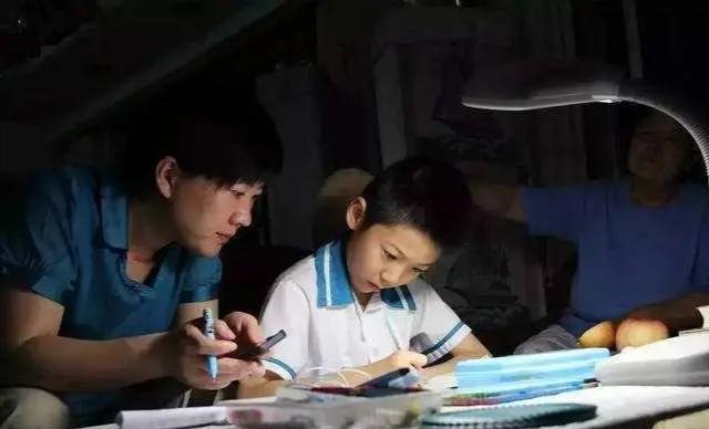 初一作业老是做到凌晨怎么办,孩子写作业到凌晨5点