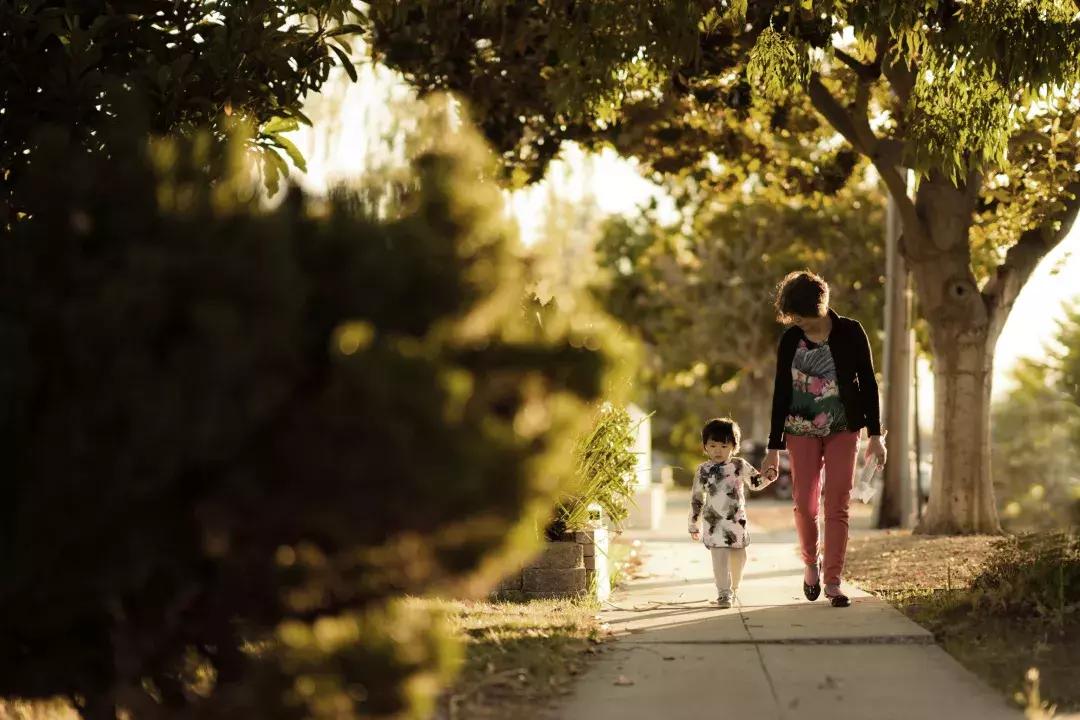 送寄宿学校对孩子有什么影响,孩子上寄宿学校和孩子讲点什么