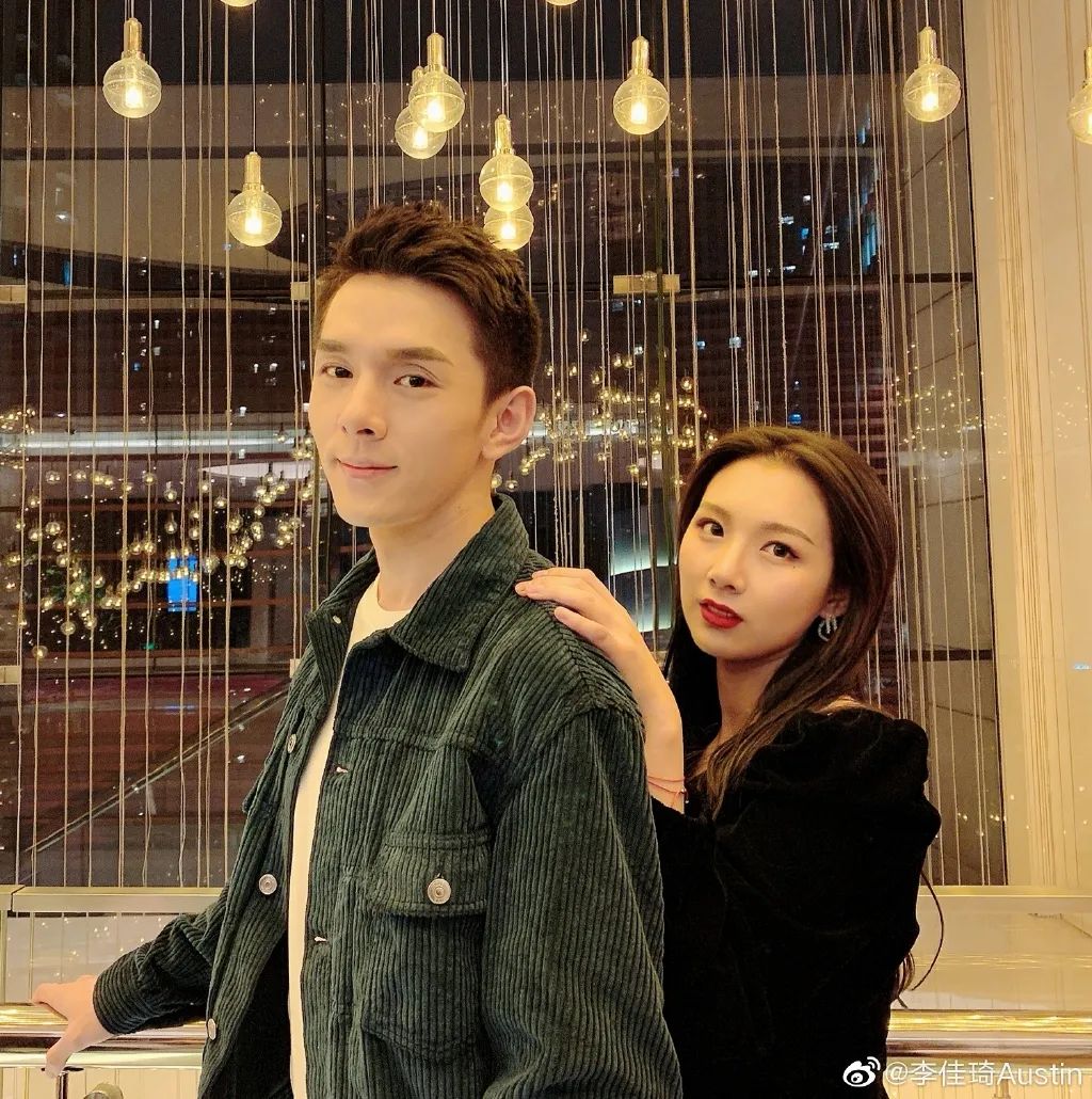 李佳琦被“女助理”给坑惨：那些爱占便宜的年轻人，真的很掉价…