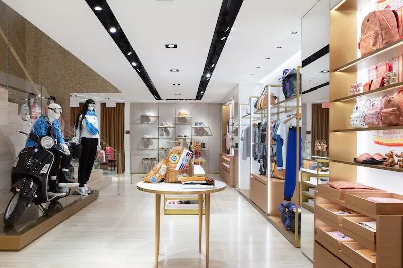 从濒临倒闭到年营收25亿,从濒临倒闭到市值266亿