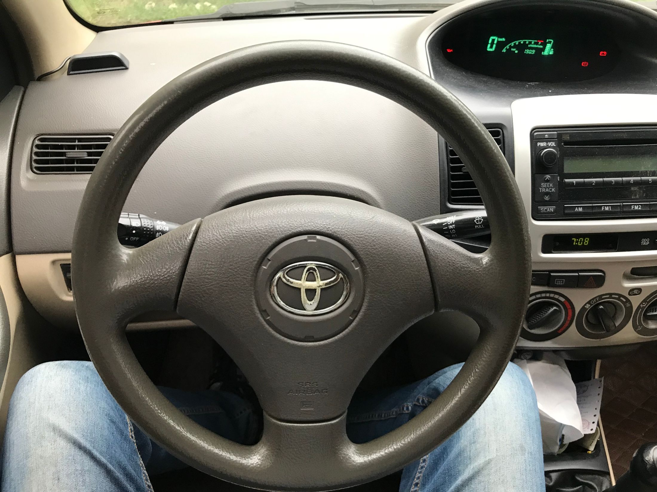 十年丰田威驰二手车值得买吗,一万块钱的车体验