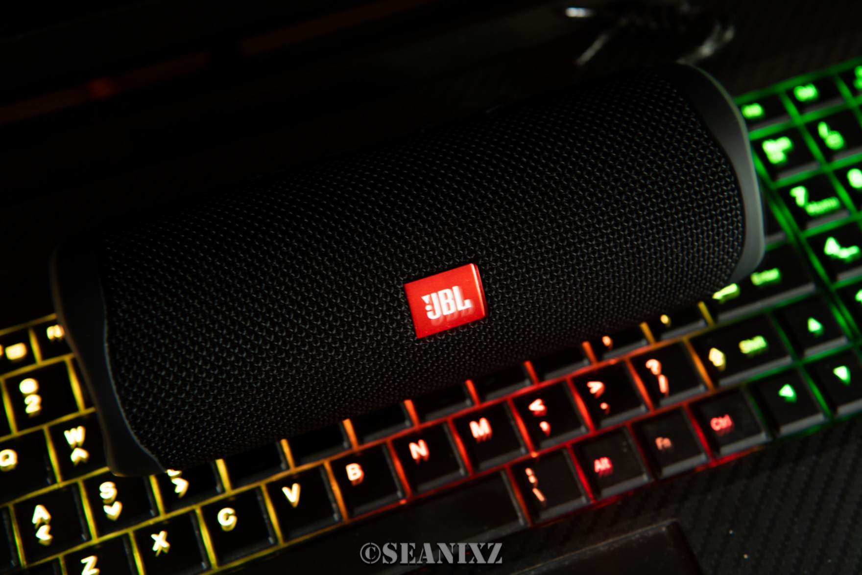 jbl万花筒5代便携蓝牙音箱开箱,jblflip5华强北