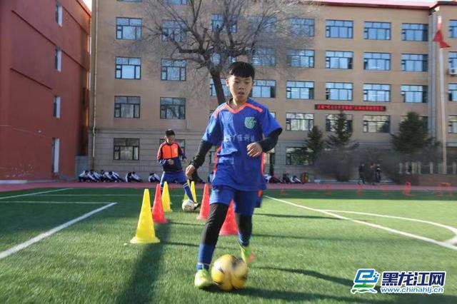 首批校园足球特色学校名单,中国校园足球特色学校牌匾