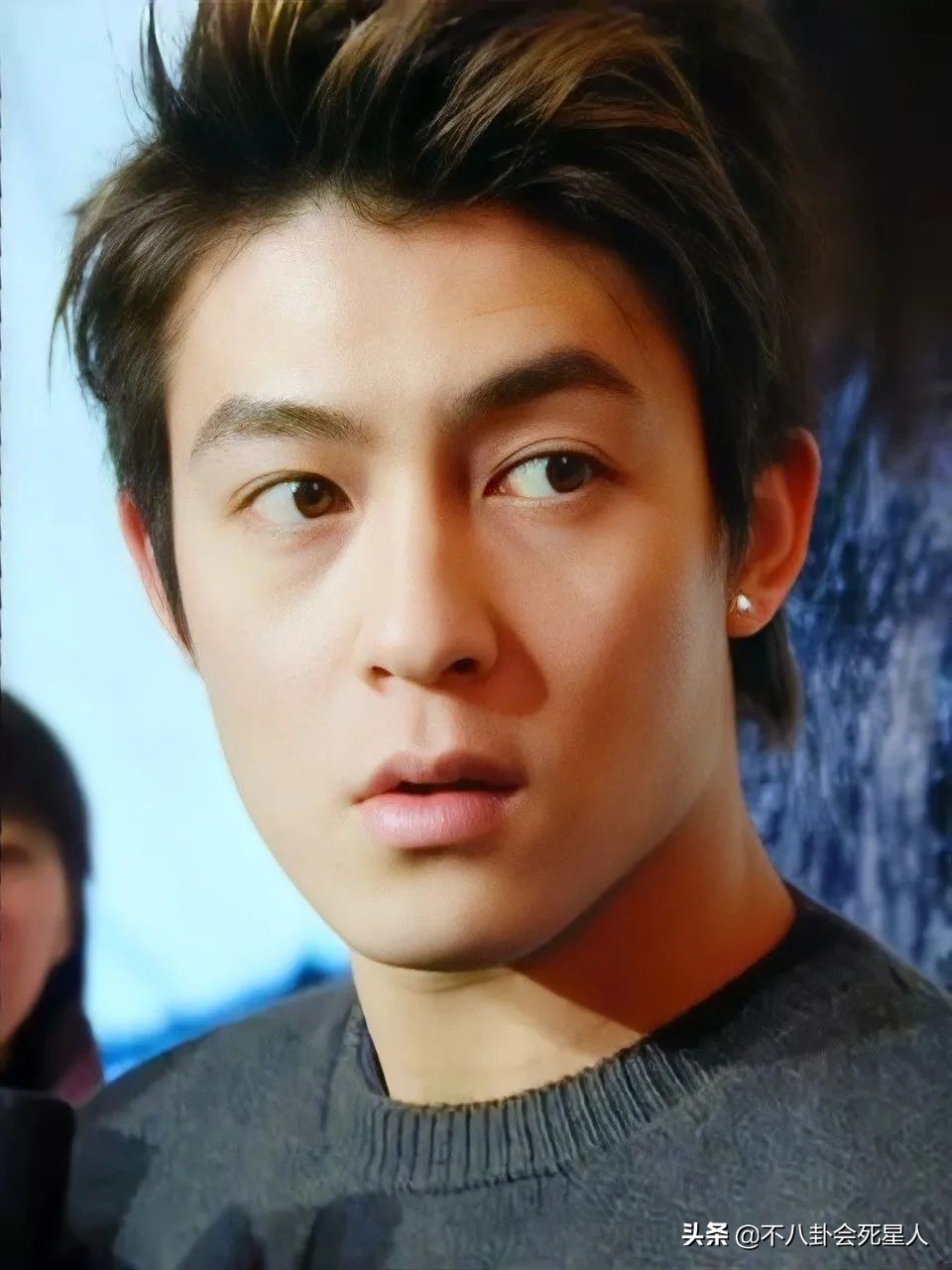 香港十大颜值男神80后,香港十大帅哥年轻时候的照片