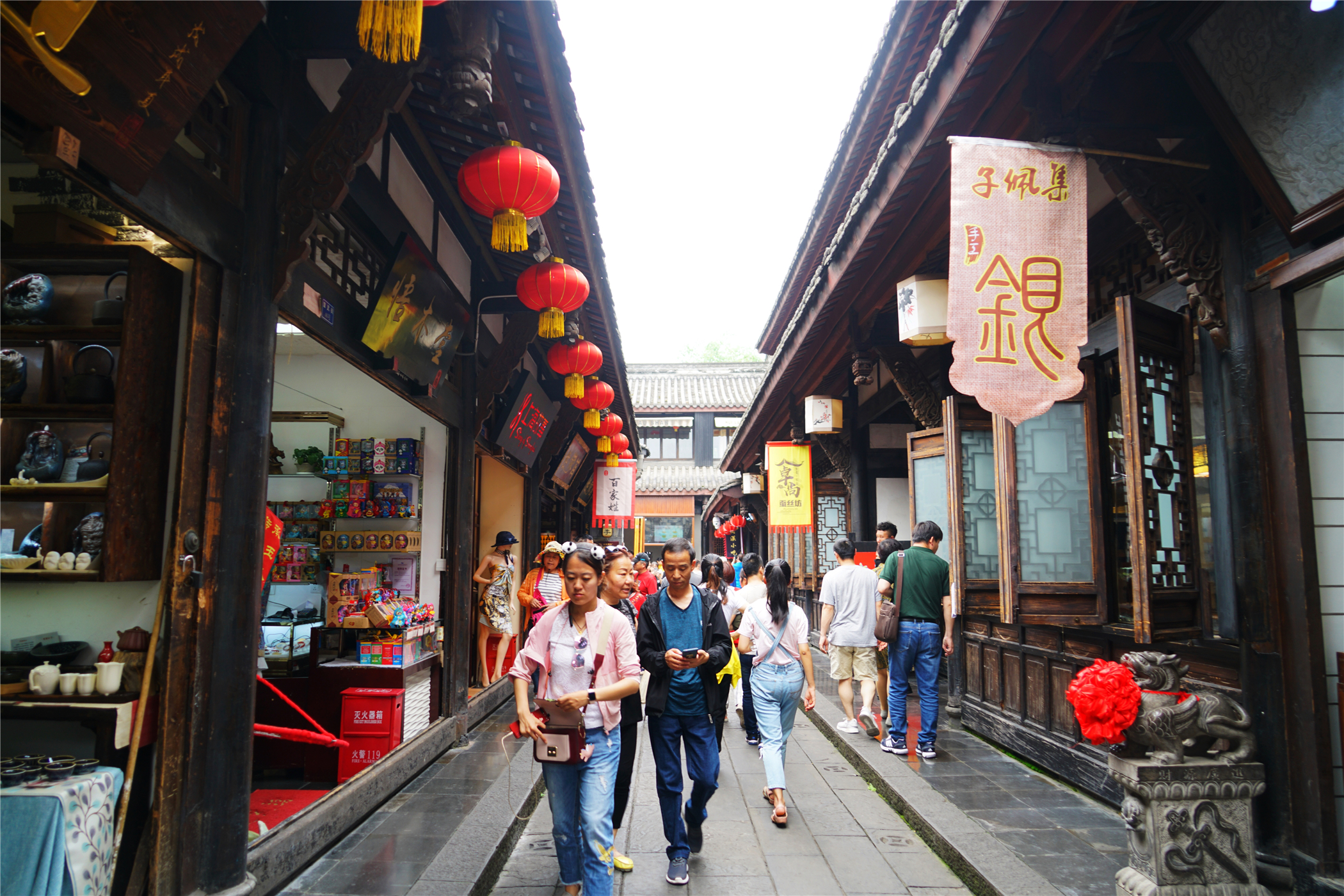 成都步行街是哪条路,成都步行街和长沙步行街