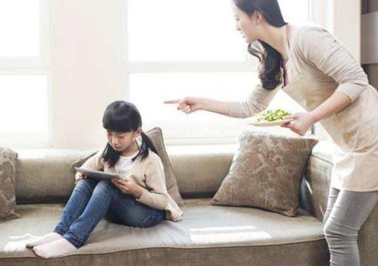 狗见小孩闹腾郁闷,狗见孩子就叫怎么纠正