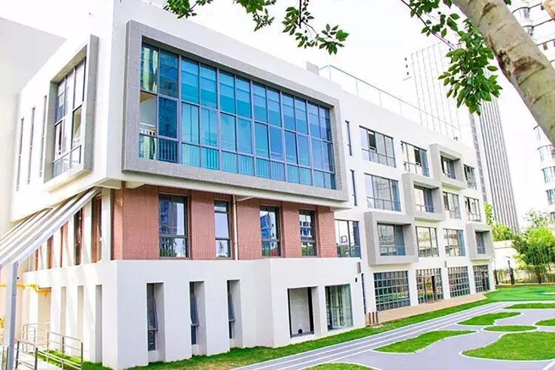 在厦门500万买岛内还是岛外学区房,在厦门一定要买学区房吗