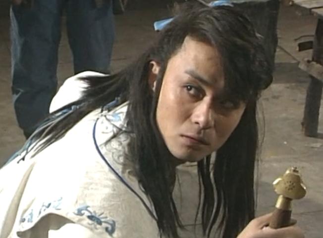 评书白眉大侠前后矛盾的地方,白眉大侠评书和小说不一样