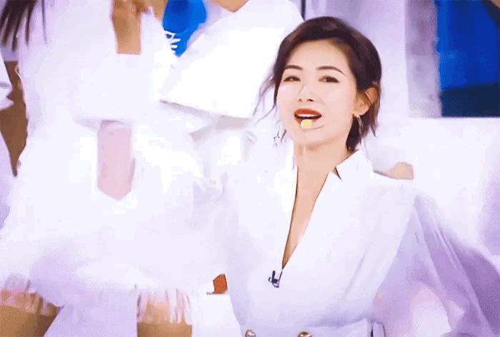 ​建议皮肤“坑洼”的女生，多在这件事花功夫，脸上净爽还更嫩了