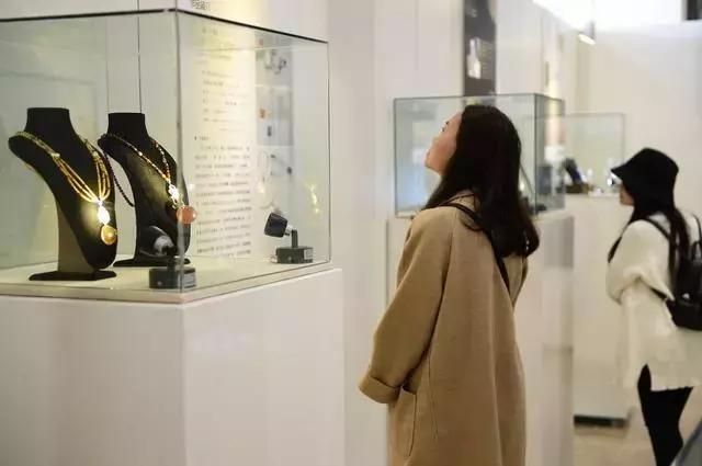 陈劲松刚柔相济,陈劲松玉雕