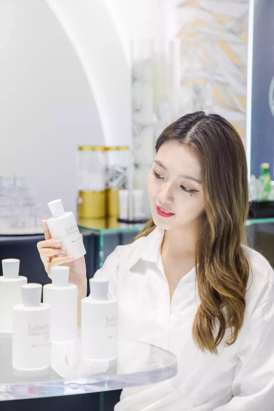 高颜值好看小姐姐,高颜值好看的小姐姐