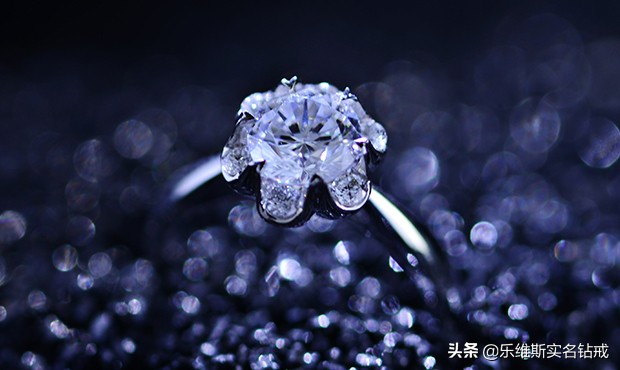 铂金戒指回收价格,pt900铂金戒指一克最新价格多少