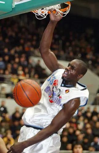 辽篮外援莫兰德水平,辽篮铁定换外援了吗