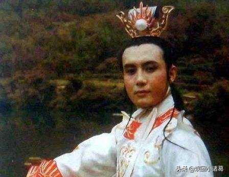 他在86版西游记片酬最高，曾被谢霆锋张卫健打住院，今卖卤肉为生