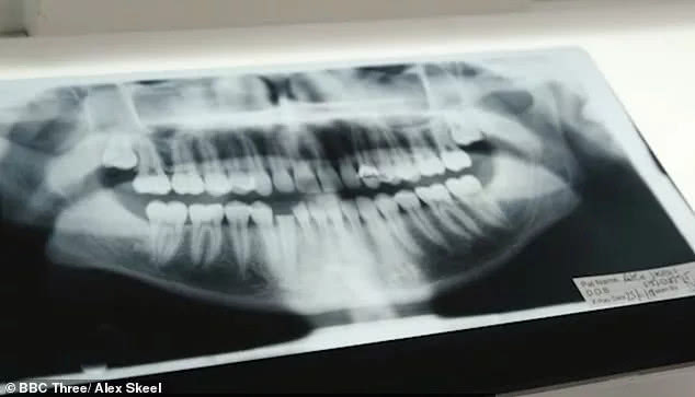 23岁足球教练被家暴,足球教练虐待儿童