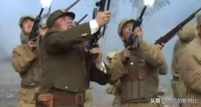 百人平躺着用步枪*飞机打**抗日神剧这个桥段倒也不是不可能