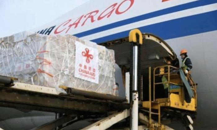 呼吸机堆满仓库美国网友传医生拍视频揭露美国新冠感染数据造假