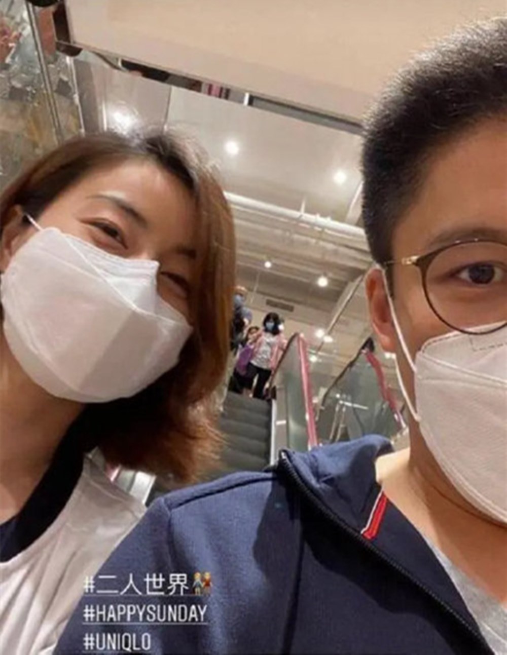 霍启刚婚后派对,霍启刚带全家骑单车