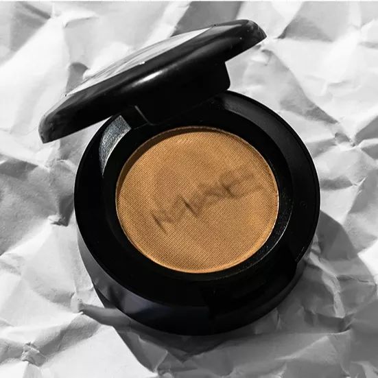 山根低整形变高,山根显形怎么修容