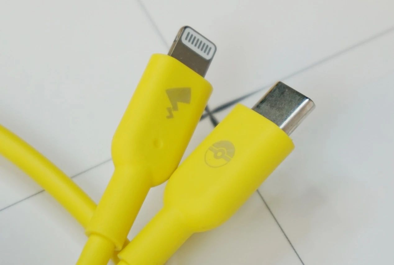 anker宝可梦充电器,anker18w小巧款充电宝测评