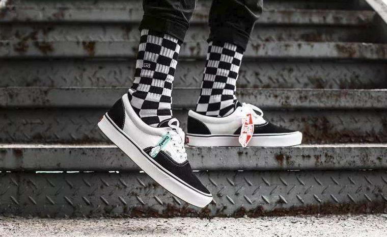 终结流言！假的vans扔地上也能鞋底朝下，教你万斯鞋子辨真假