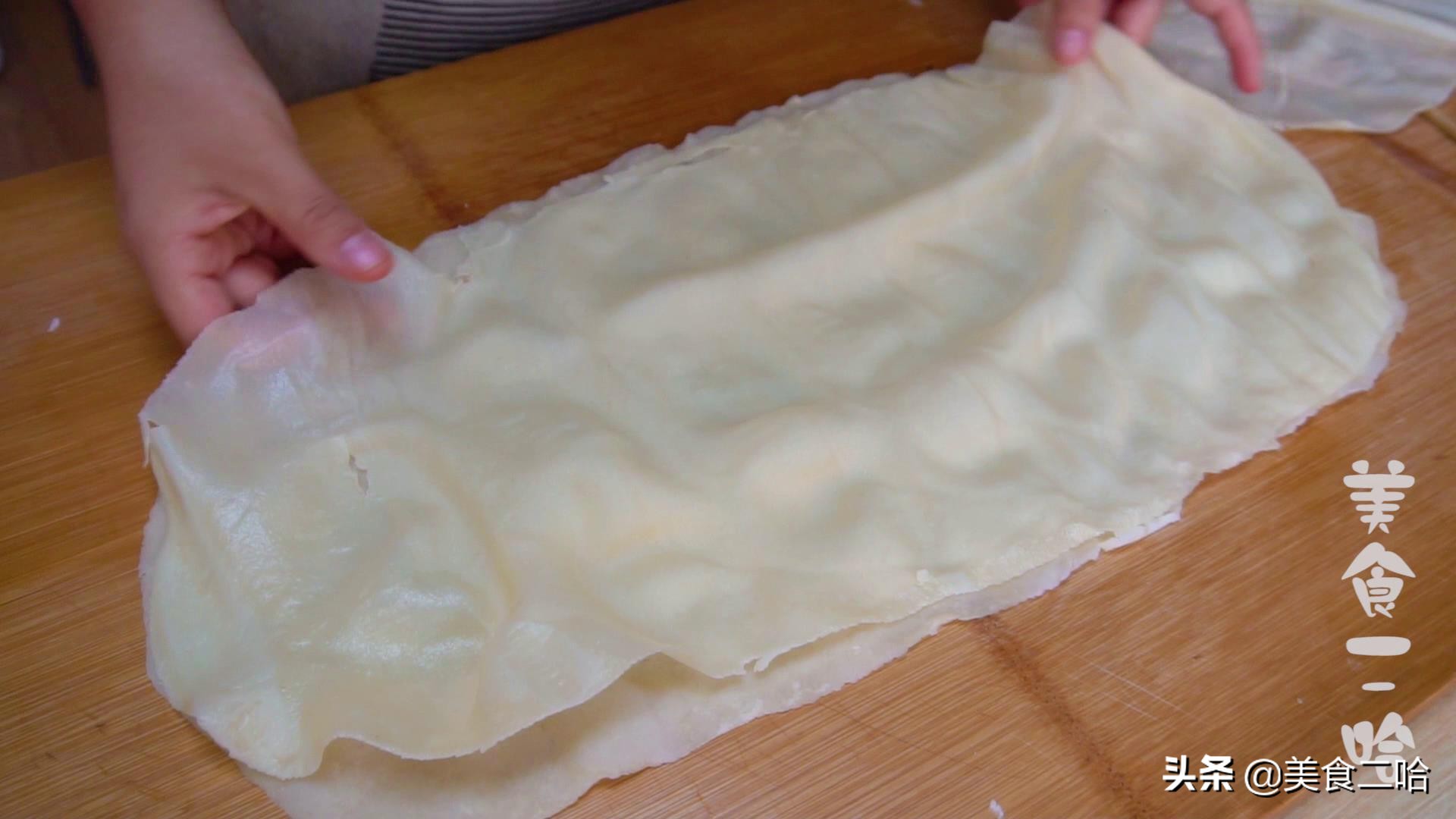 特色小吃手工擀面皮制作,擀面皮和凉皮哪个有嚼劲