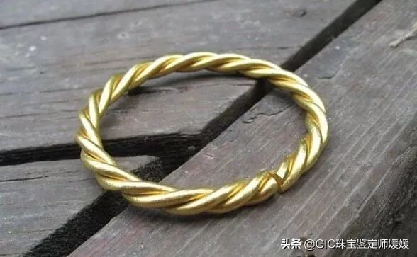 实心黄金手镯变形修复需要多少钱,黄金手镯变形了在家怎么恢复变圆