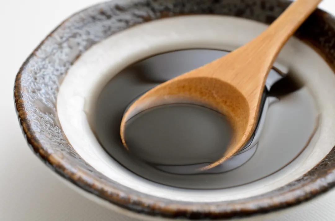 头发一薅就下来怎么办,头发一薅就掉是怎么回事