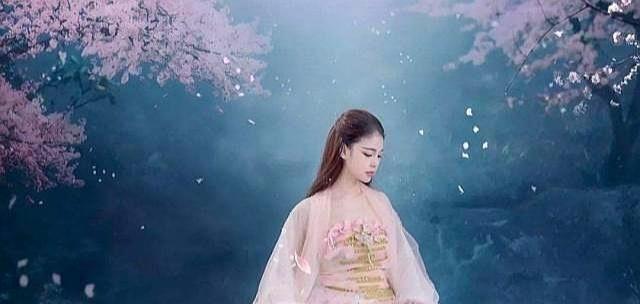 她虽大龄剩女，却是名副其实的女强人和近代女性意识觉醒的先行者