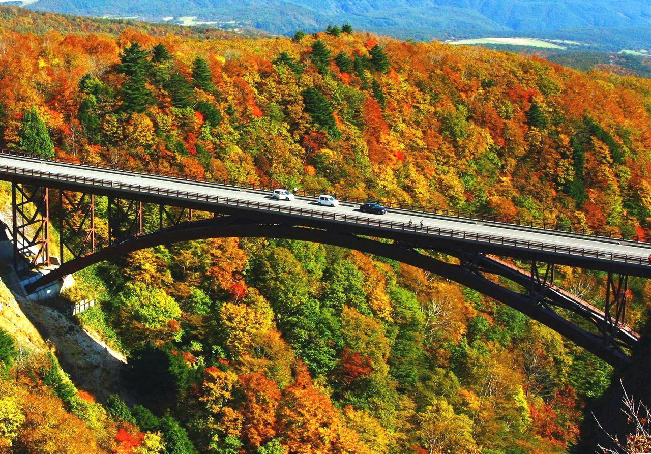 穿过北纬30度著名的半岛,横穿各大洲经纬线