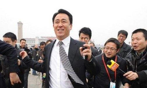 掏粪工的收入惊呆了众人,掏粪工成千亿富豪