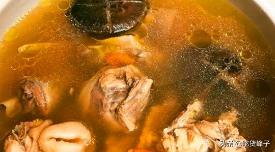 鸡汤焯水的正确做法,煲整只鸡汤之前要不要把鸡焯水