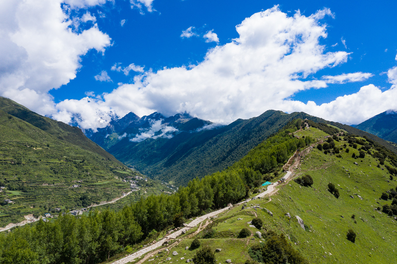 距离成都最近的户外天堂，这里比瑞士、阿尔卑斯还美