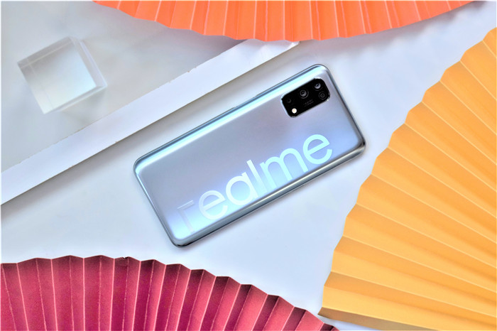 realme真我v5是5g手机吗,realme真我v5是不是全面屏