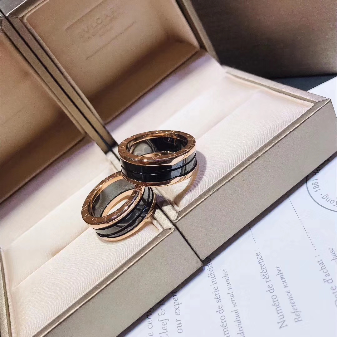 100左右纯银情侣对戒推荐,实体店买一对银的情侣对戒多少钱