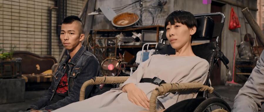 黑色幽默道出了所有的心酸和无奈,黑色幽默的人生哲理