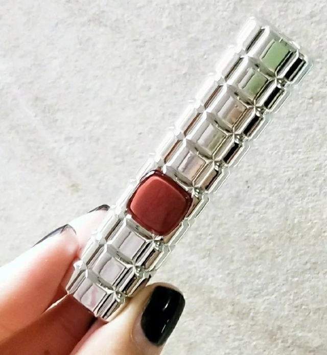 奶里奶气的水蜜桃口红,温柔有亲和力的口红