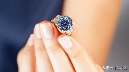 她12岁买的廉价蓝钻，死前暴涨3000倍！还曾陪她度过被霸凌