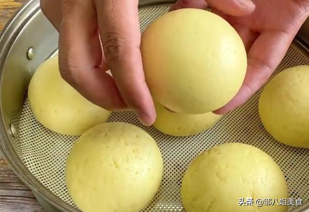 吉林粗粮黑玉米面馒头,夏天要多吃玉米面教你新吃法