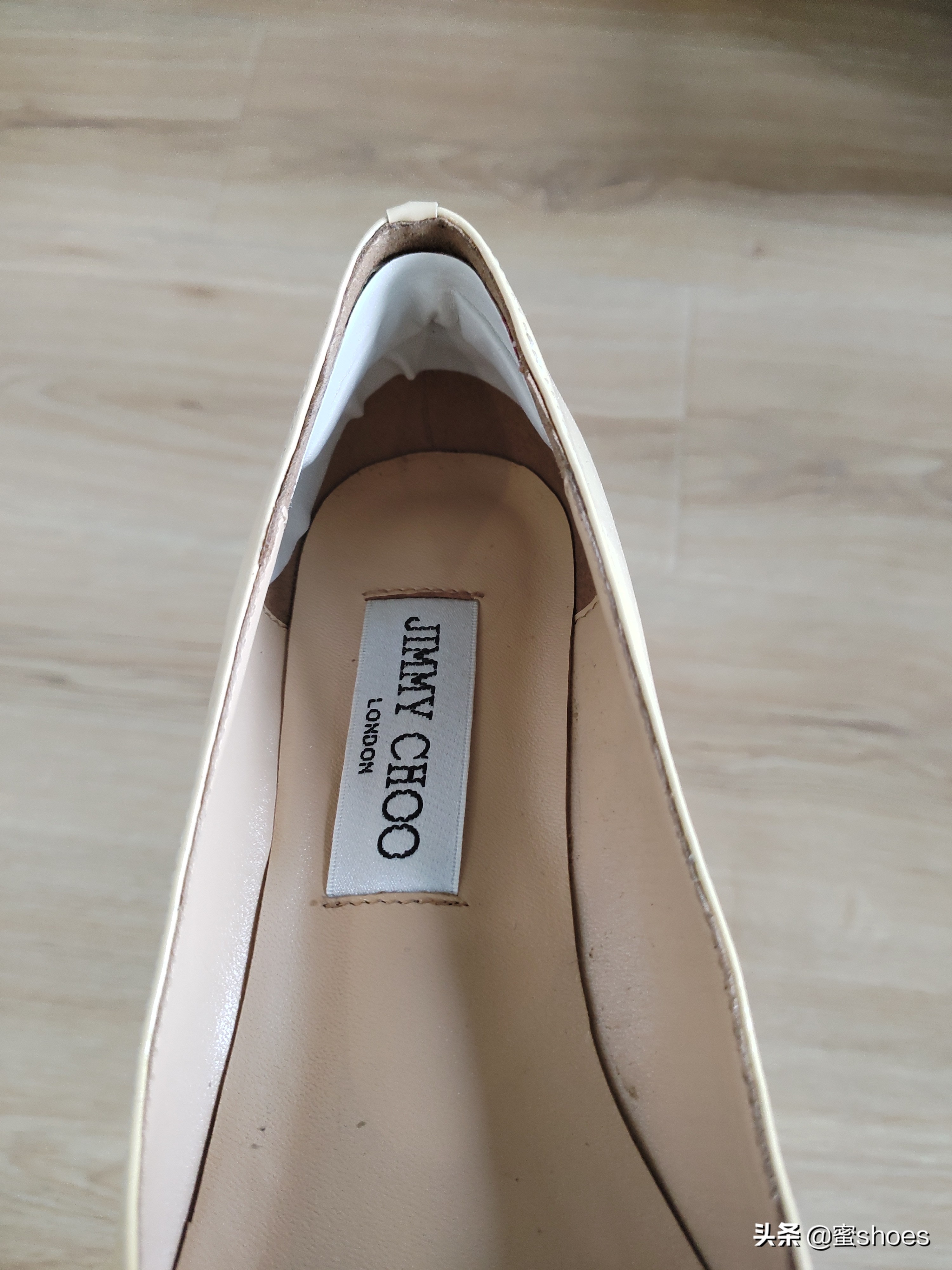 高跟鞋磨脚的诀窍,高跟鞋磨脚怎么打理