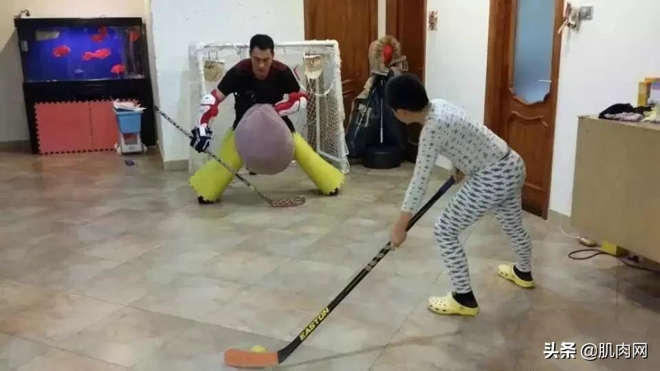 丁海峰为了演武松天天练肌肉,52岁丁海峰再演武松视频