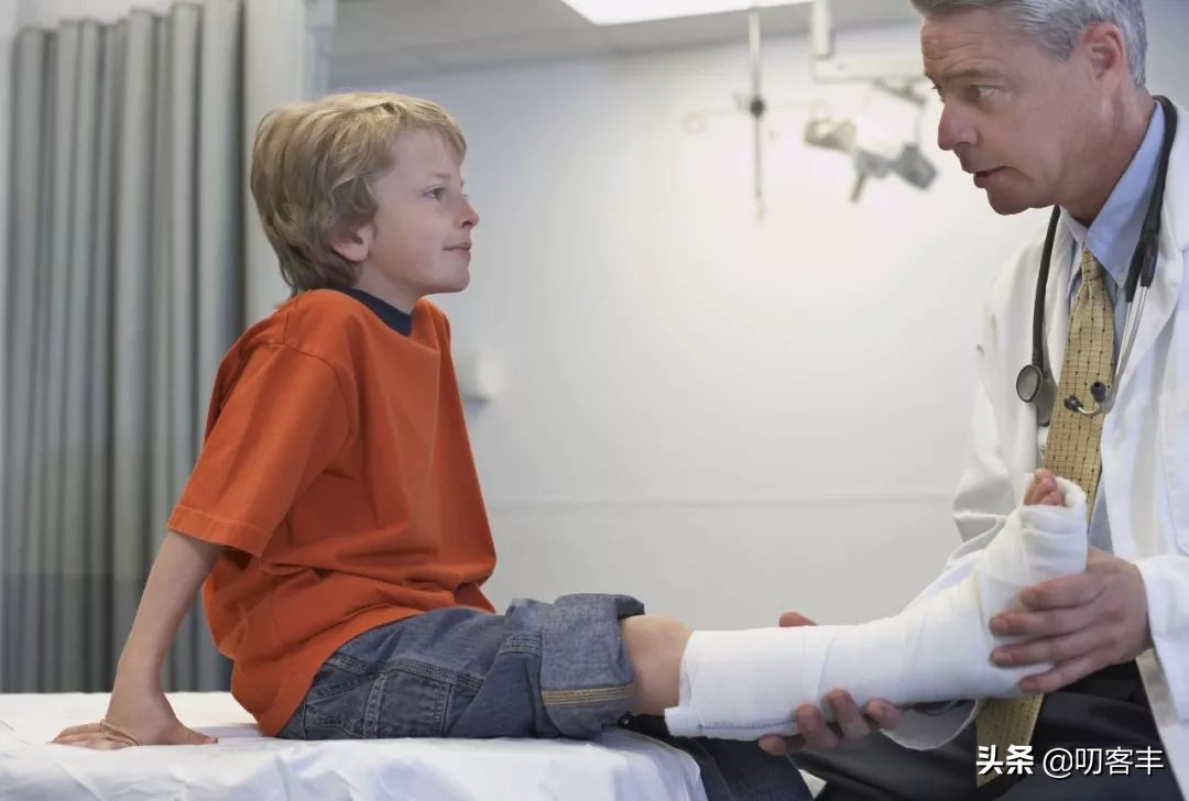 脚踝骨折手术后怎么预防血栓,脚踝骨折怎么按摩预防肌肉萎缩