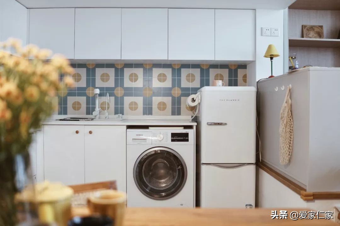 她买下32㎡上海老旧学区房，为女儿打造小桃园，还有超舒适大庭院