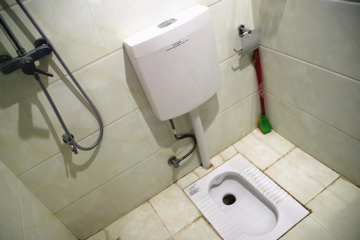 厕所改造增加一个蹲坑,厕所改装蹲厕多少钱