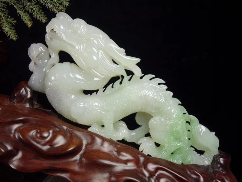 和田玉浅青玉怎么识别真假,和田玉俄籽料辨别真假方法