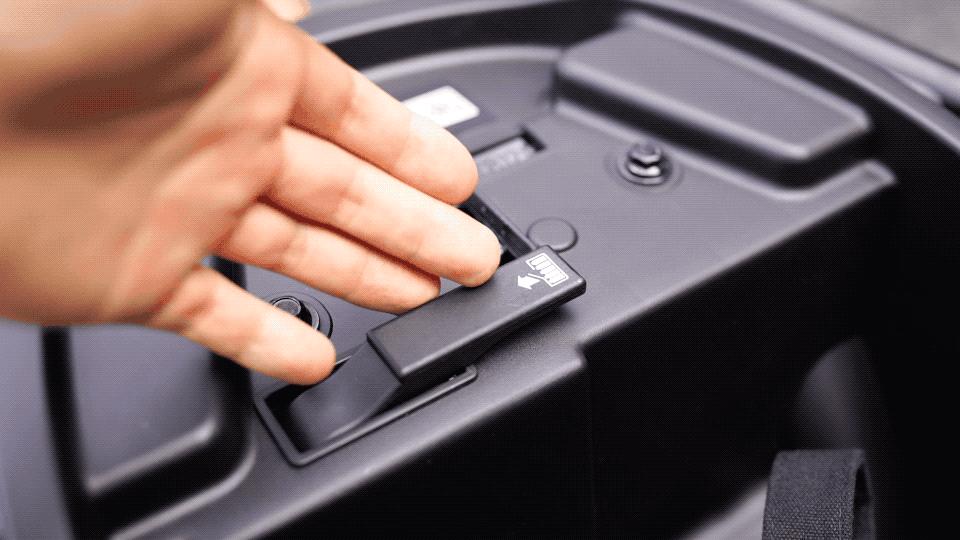 大灯炫酷有型,九号e100大灯效果