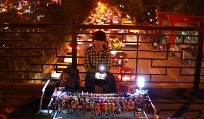 摆地摊一天1000块现实吗,摆地摊一天几十块钱收入