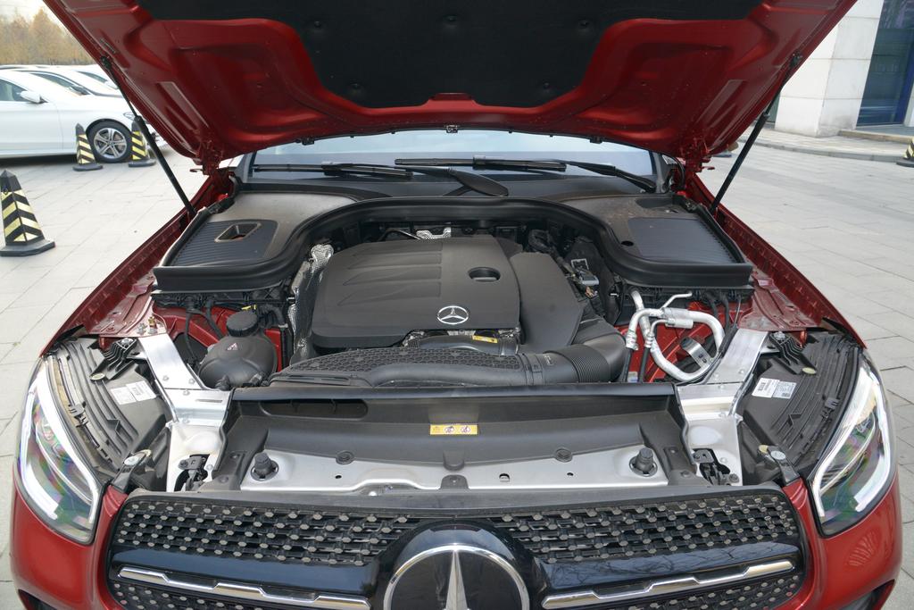 奔驰glc4maticamgline轿跑suv,奔驰glcsuv霸气出场