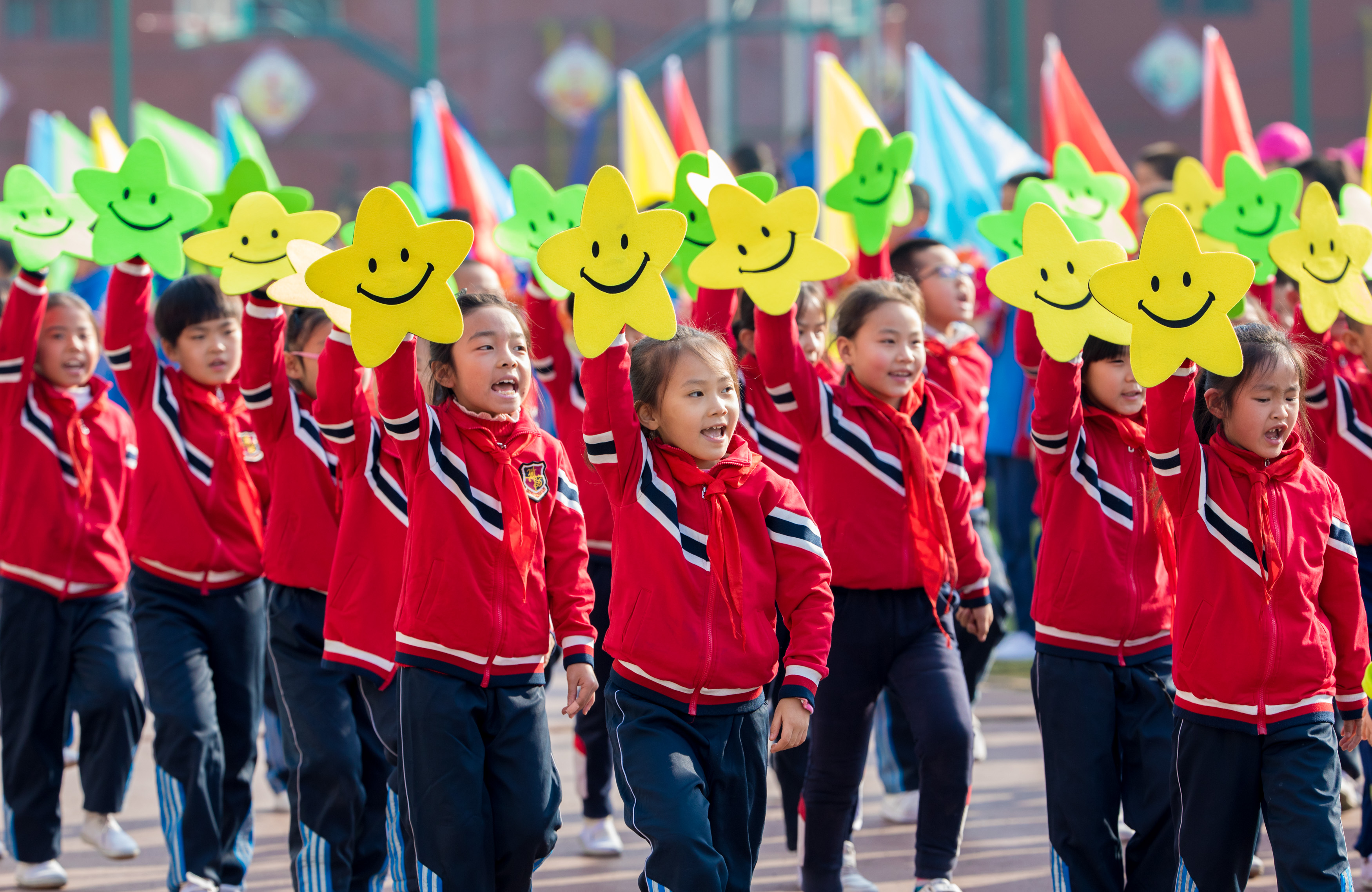 相约绿茵场追逐足球梦,相约绿茵场足球