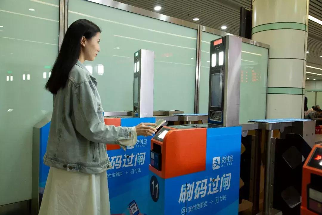 广深铁路可以随便上车吗,广深铁路用身份证可以进站吗